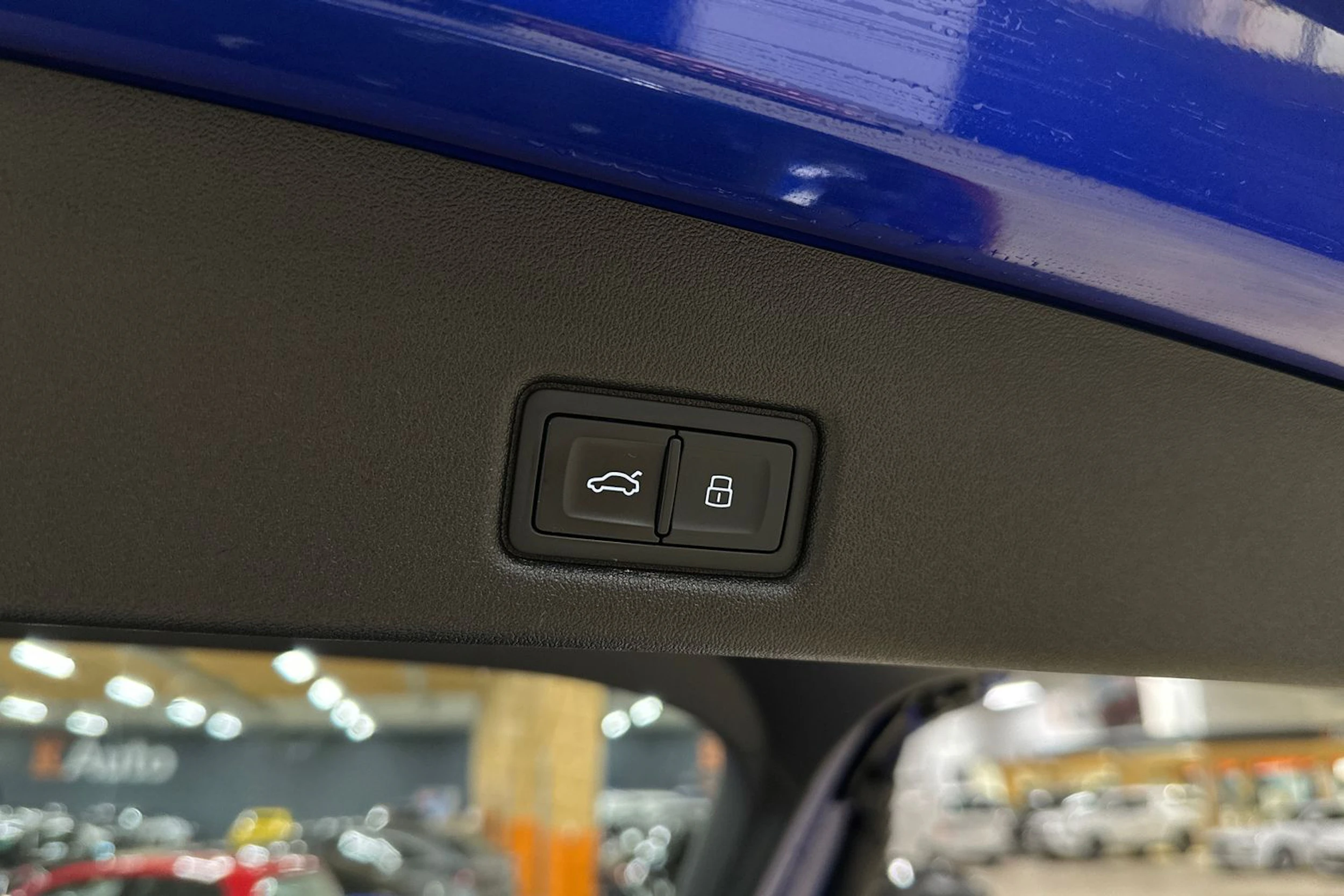 sininen Audi Q5 2026 kuva 36.