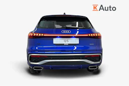 sininen Audi Q5 2026 kuva 11.