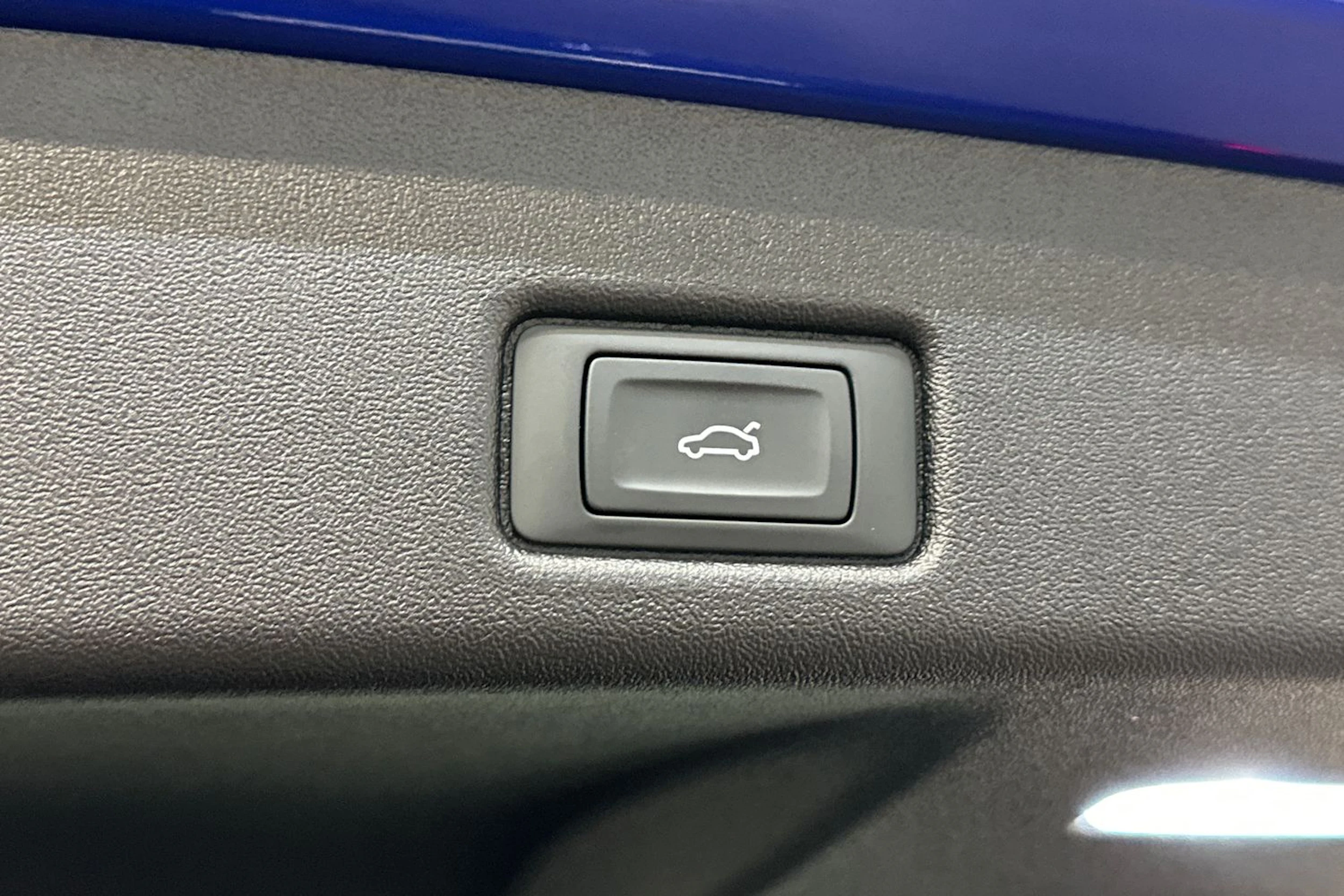 sininen Audi Q5 2026 kuva 20.