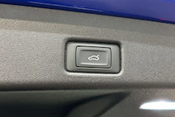 sininen Audi Q5 2026 kuva 20.