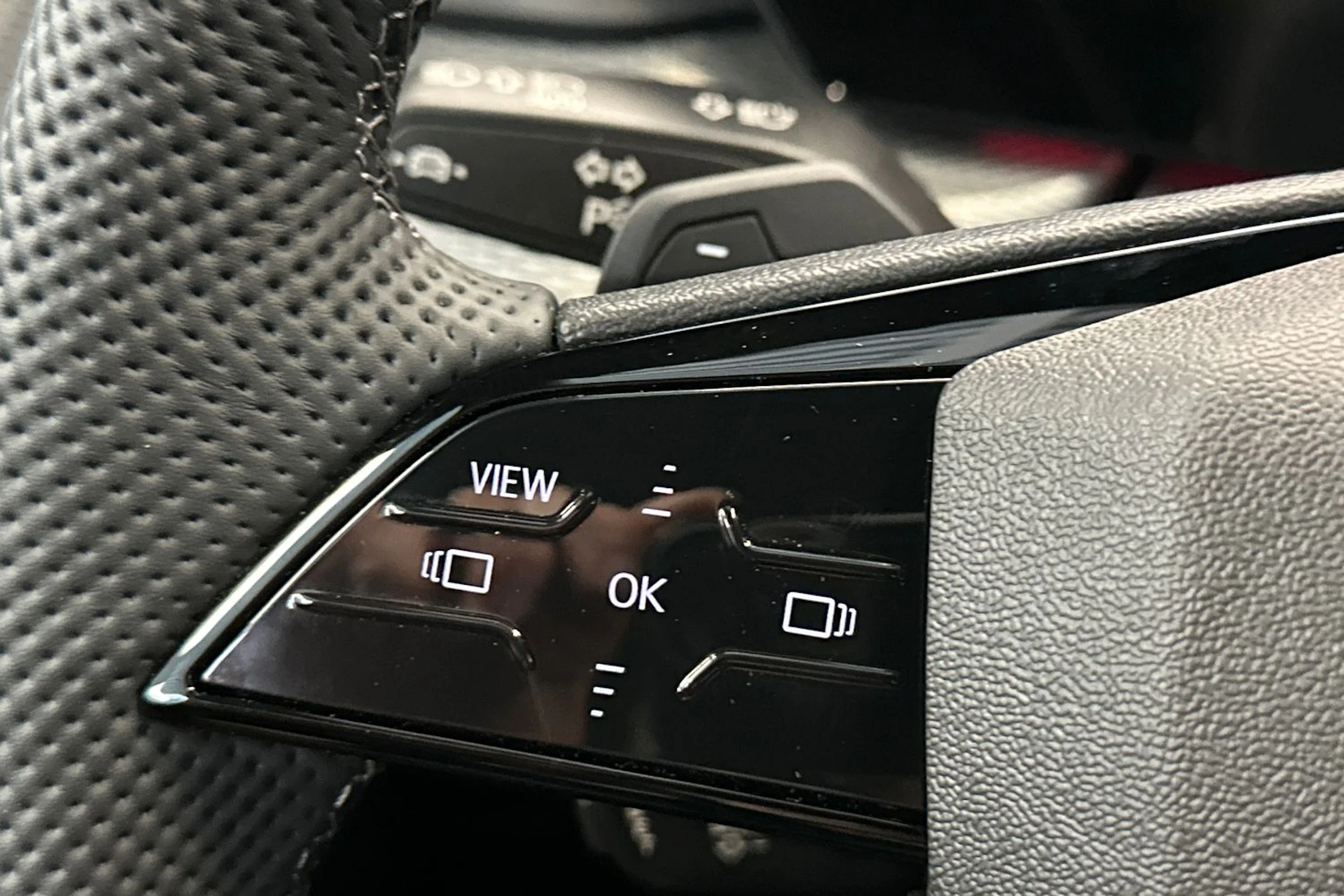 sininen Audi Q5 2026 kuva 28.