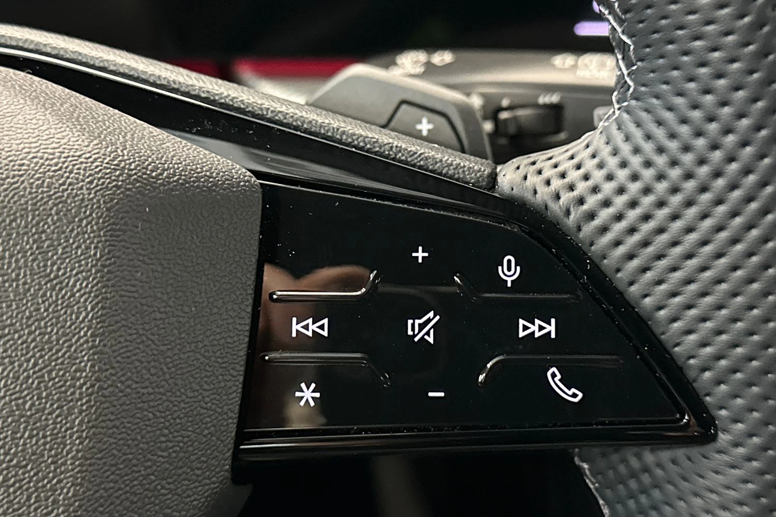 sininen Audi Q5 2026 kuva 29.