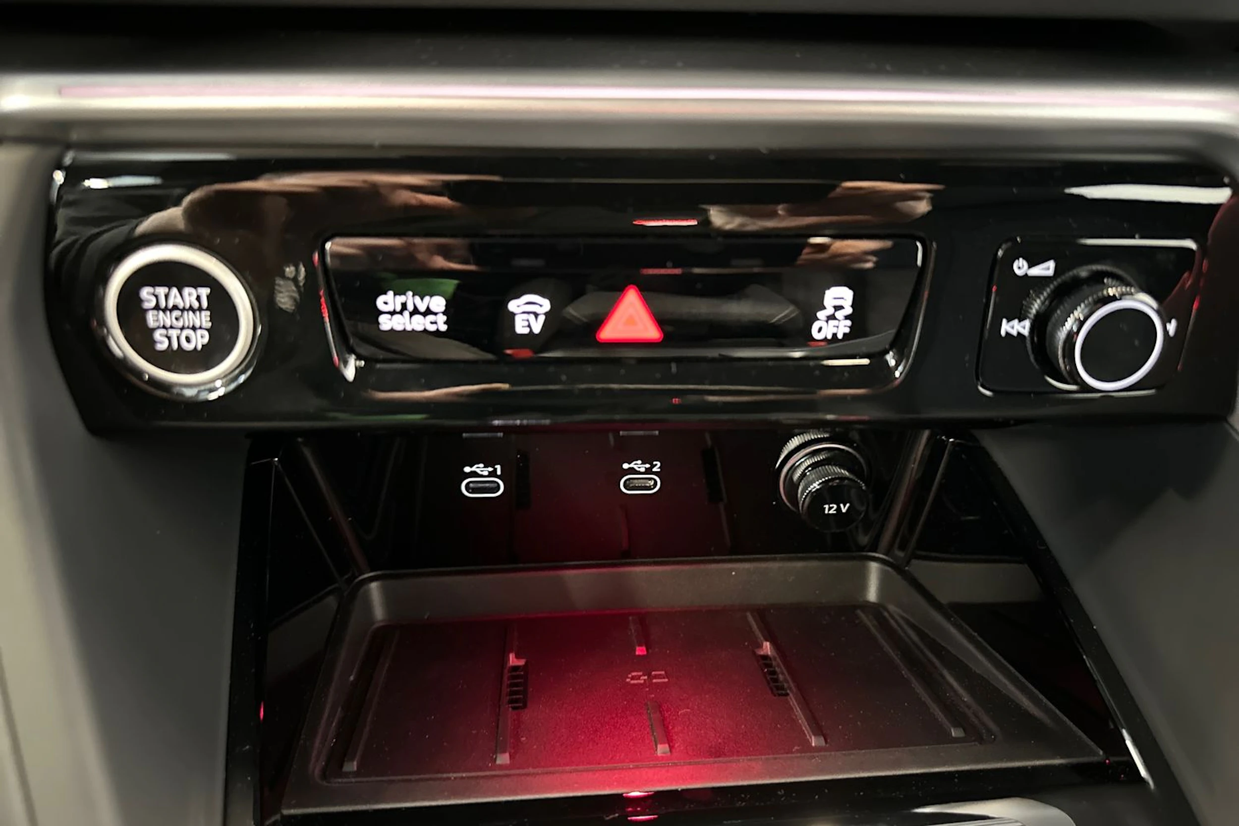 sininen Audi Q5 2026 kuva 35.