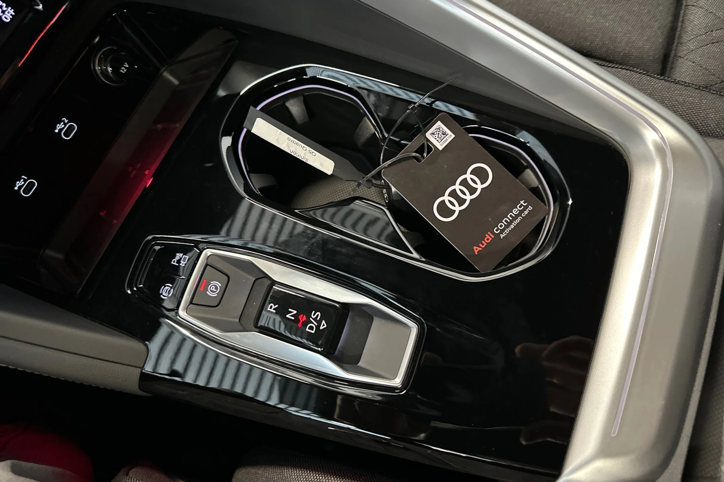 sininen Audi Q5 2026 kuva 36.