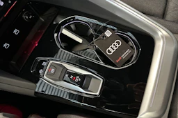 sininen Audi Q5 2026 kuva 36.