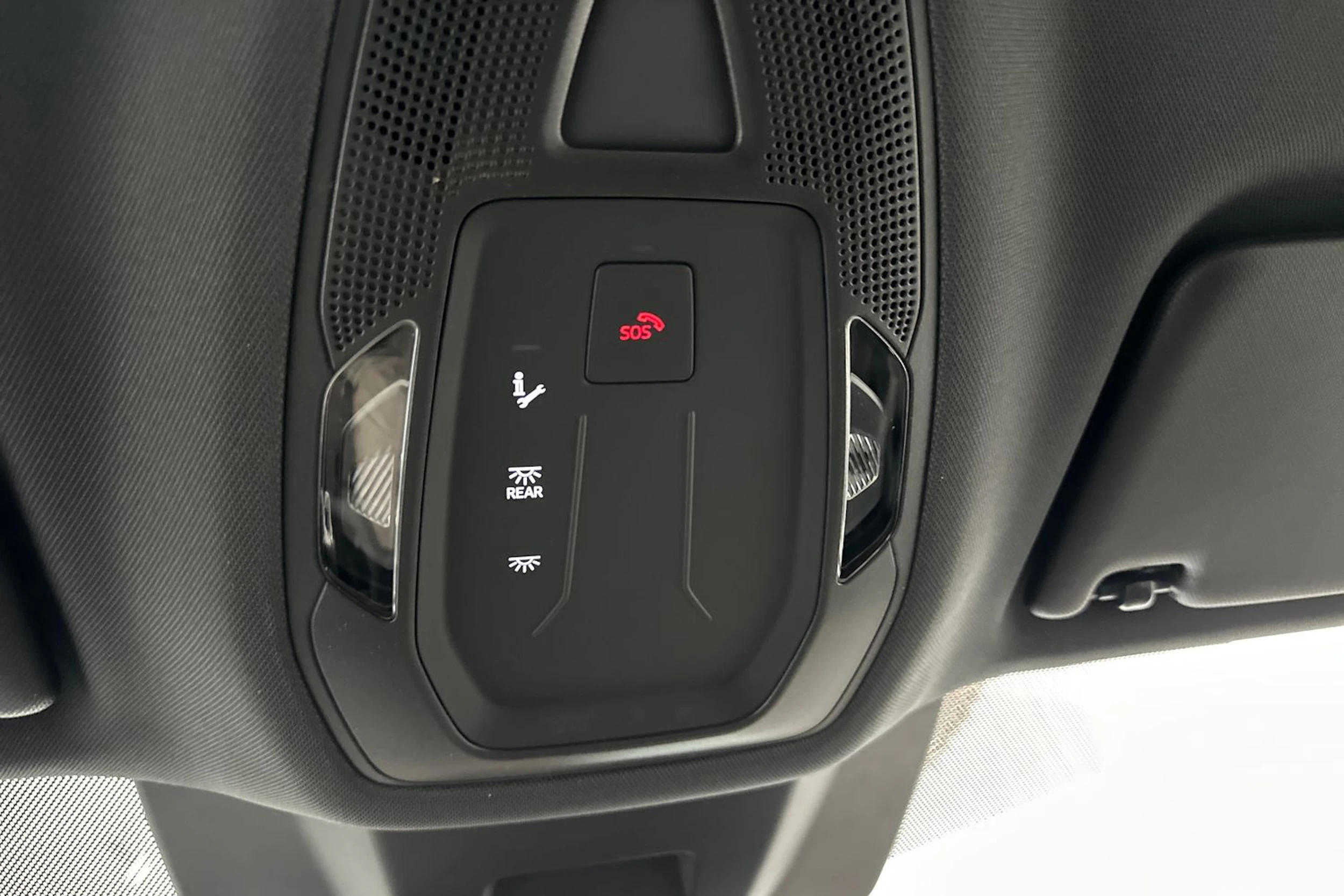 sininen Audi Q5 2026 kuva 37.