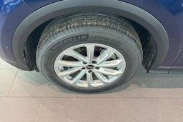 sininen Audi Q5 2026 kuva 10.