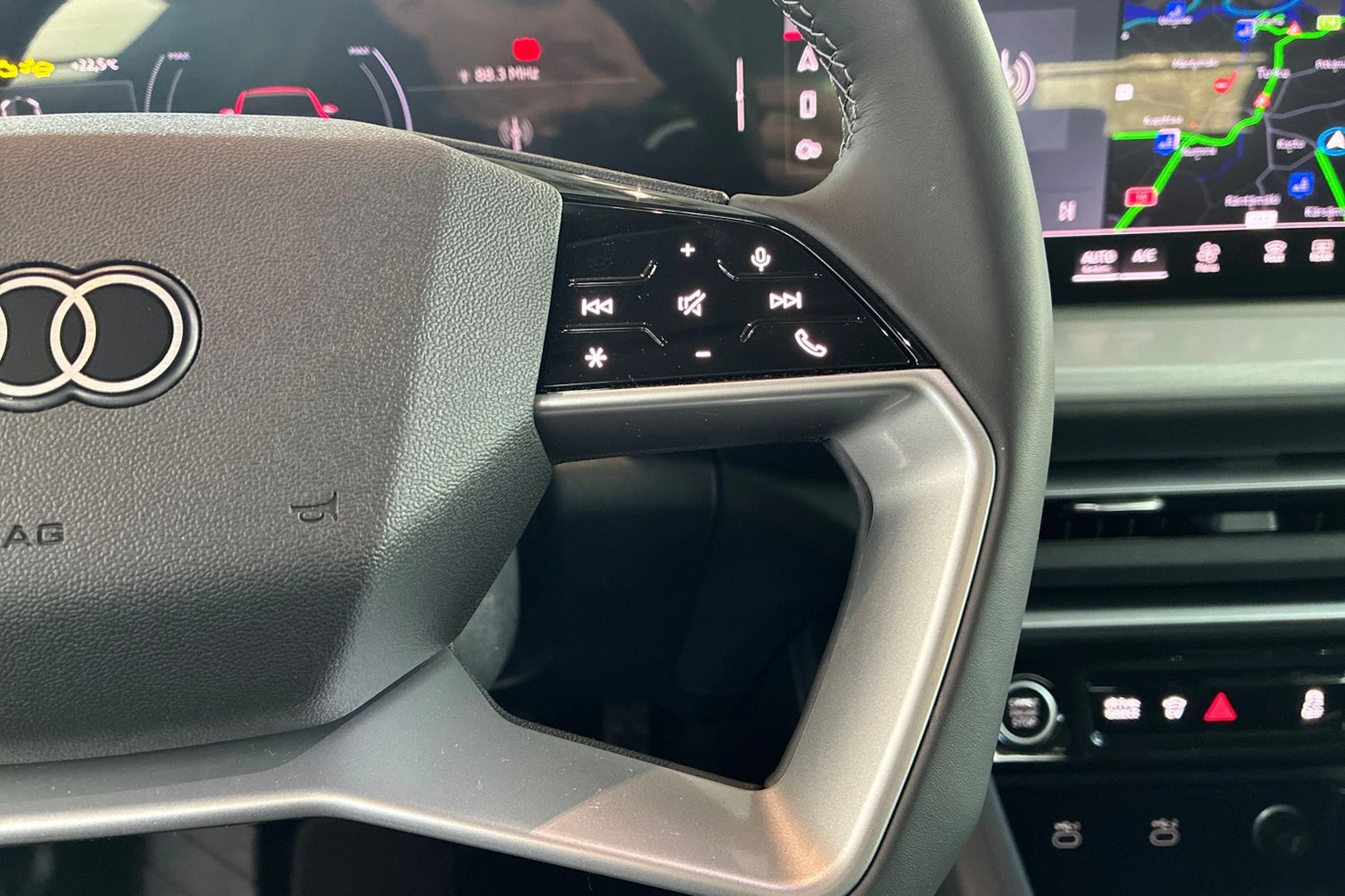 sininen Audi Q5 2026 kuva 14.