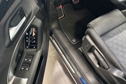 met. sininen Audi Q5 2026 kuva 14.