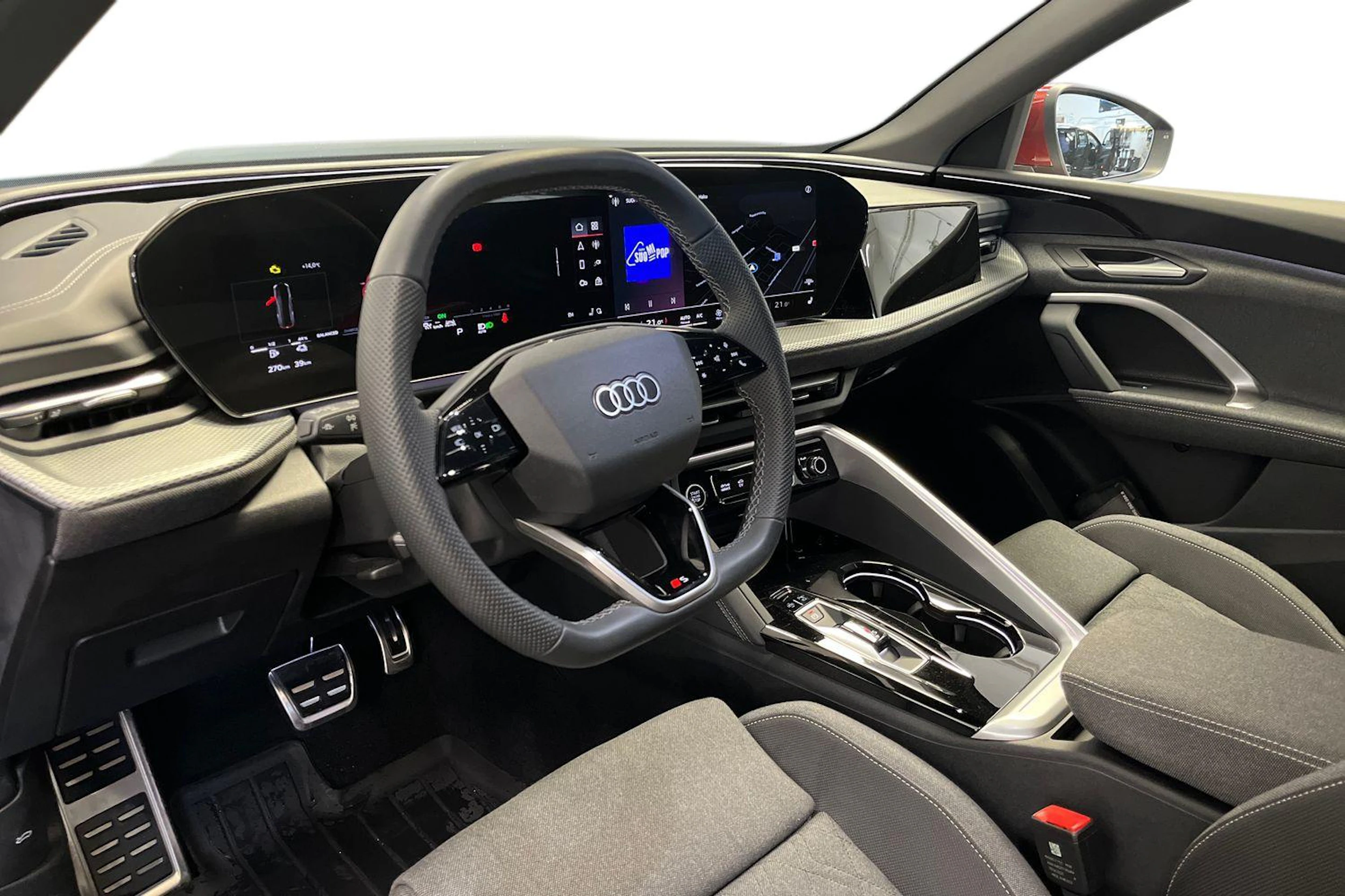 met. punainen Audi Q5 2026 kuva 6.