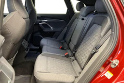 met. punainen Audi Q5 2026 kuva 8.