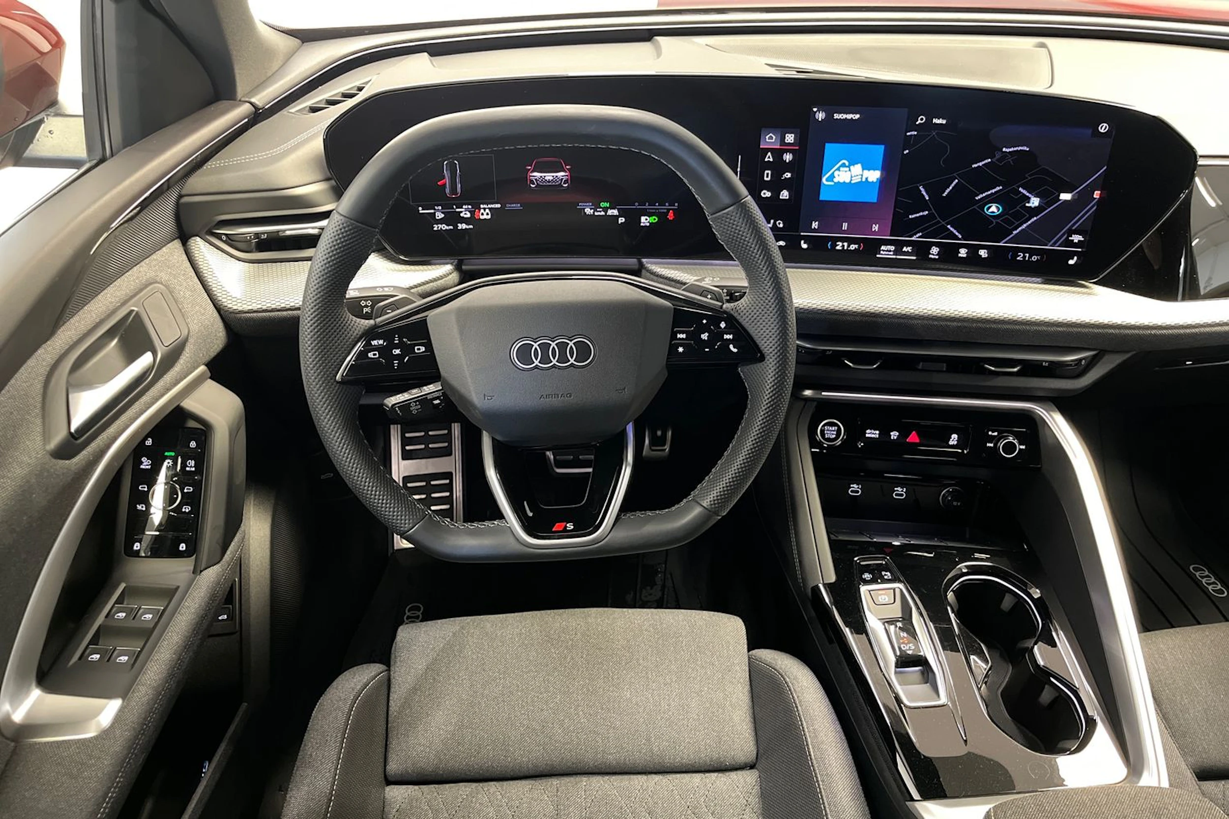 met. punainen Audi Q5 2026 kuva 16.