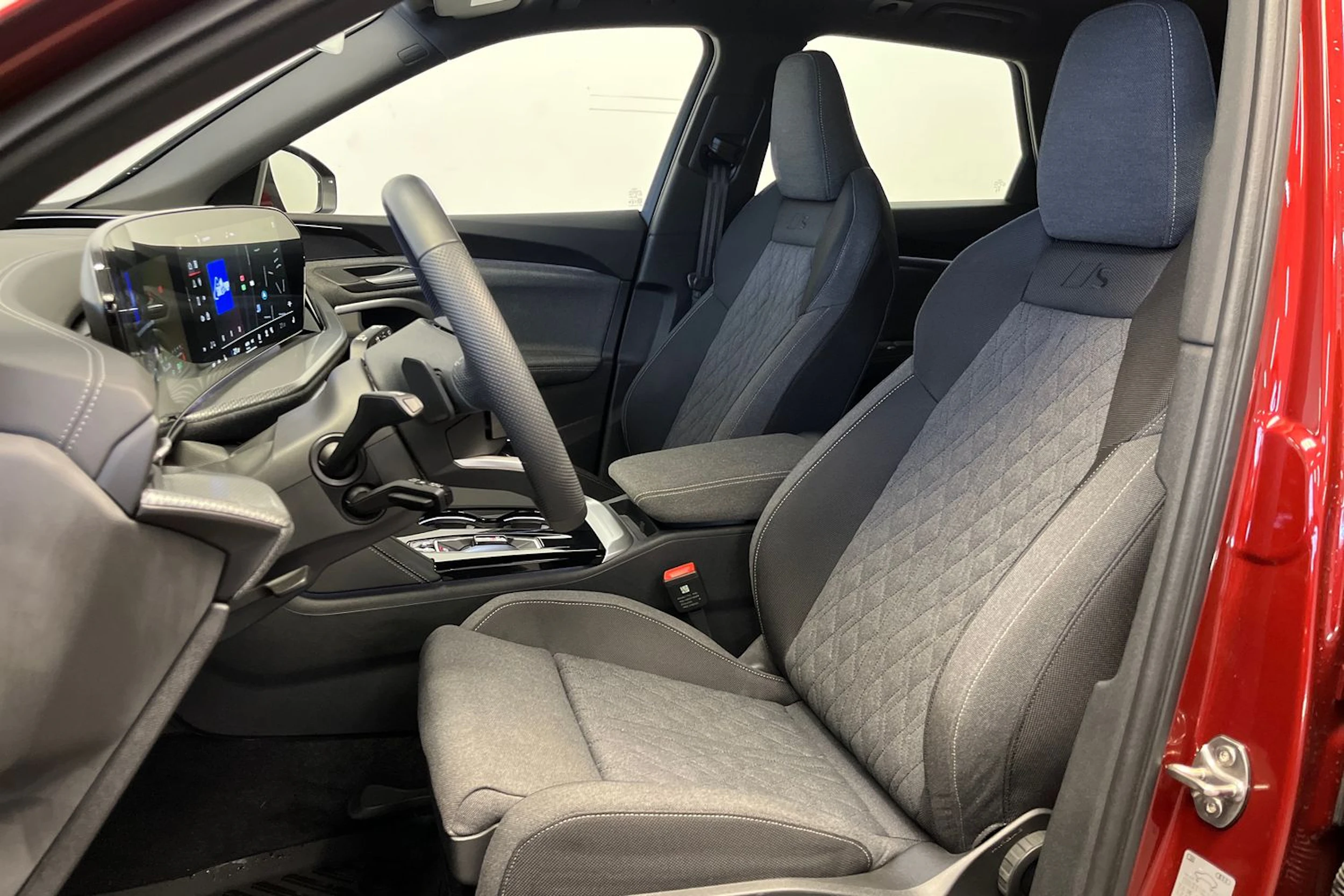 met. punainen Audi Q5 2026 kuva 21.