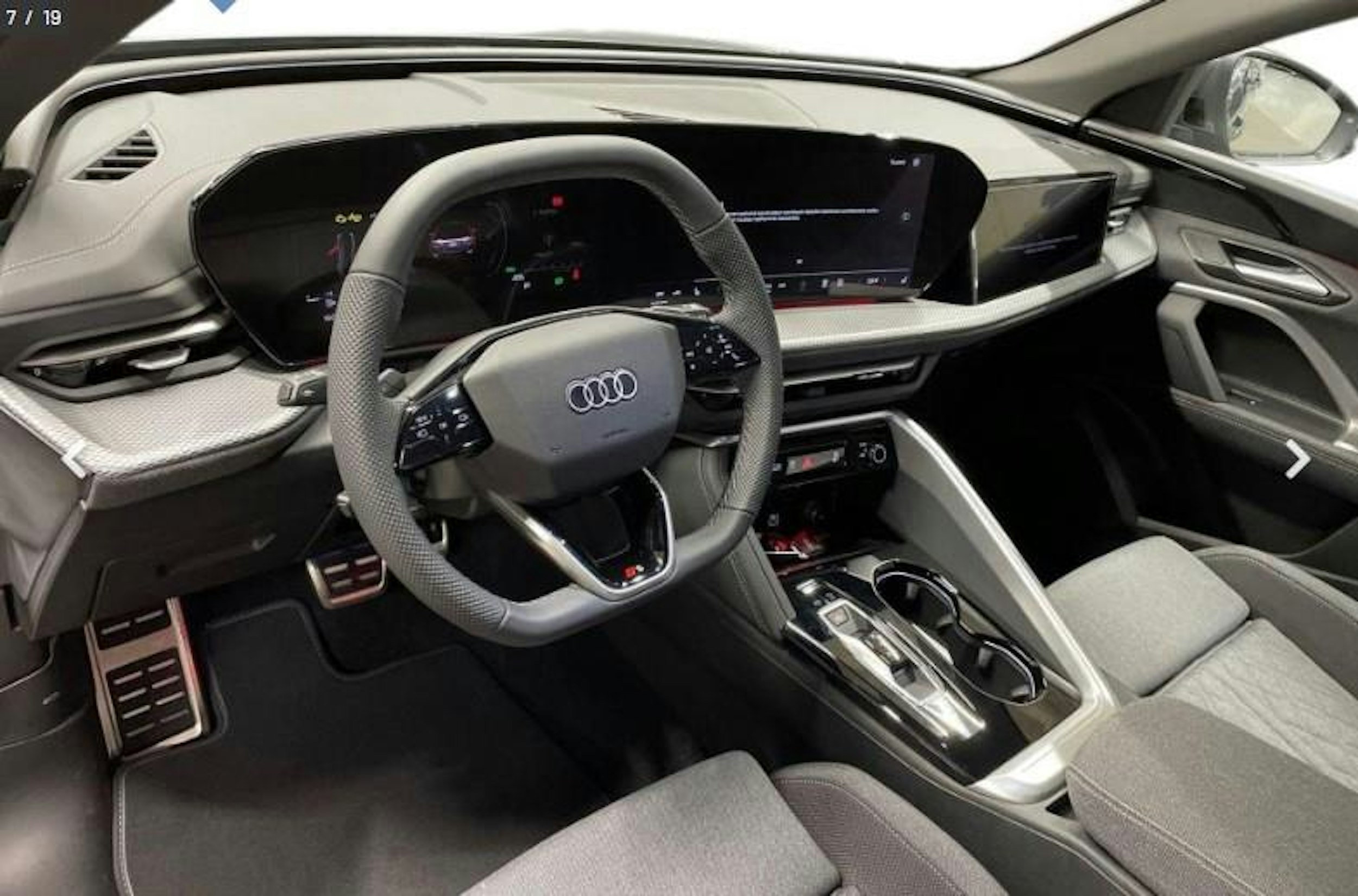 harmaa Audi Q5 2026 kuva 6.