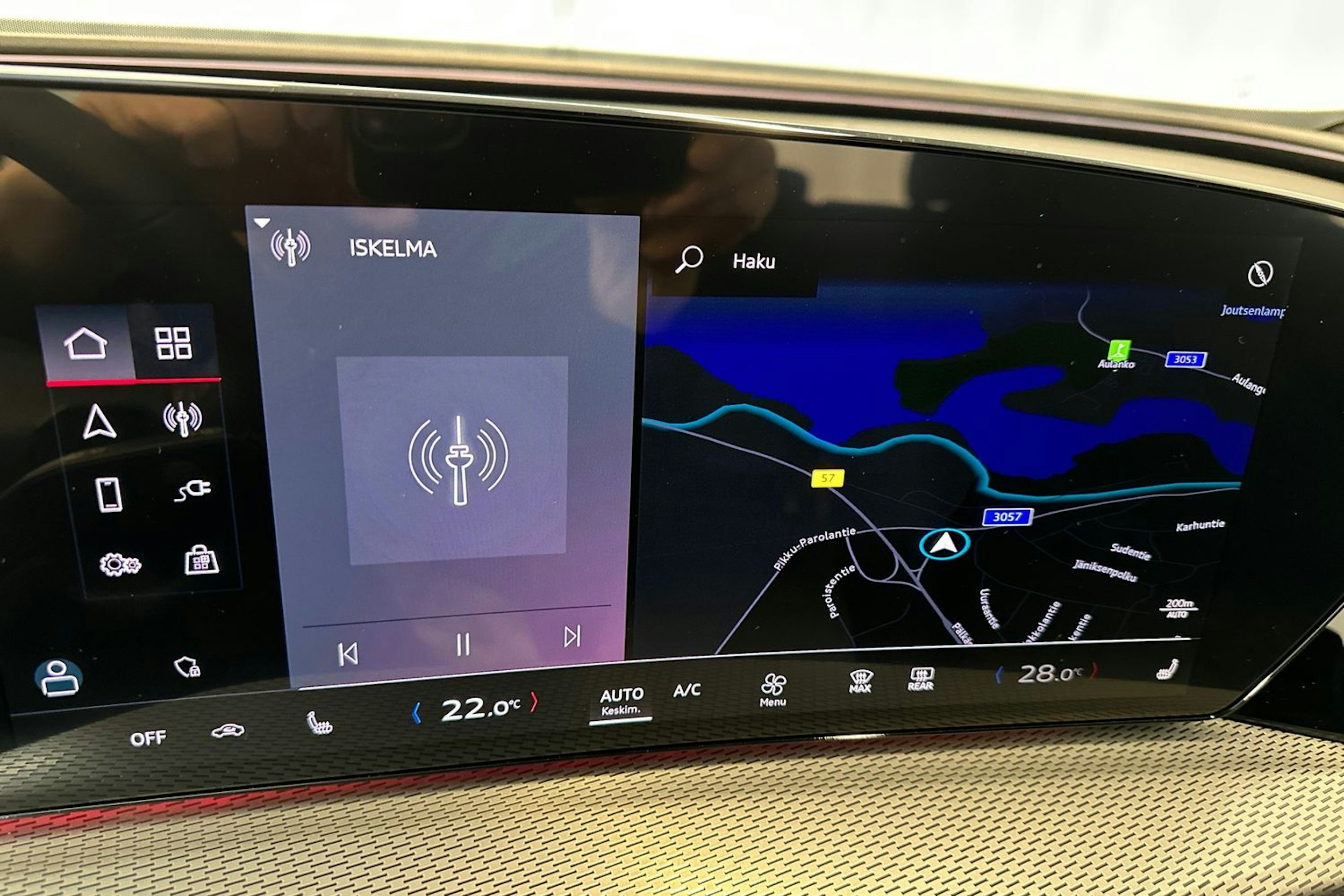 navarra sininen Audi Q5 2026 kuva 9.