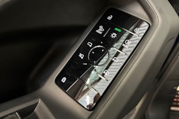 navarra sininen Audi Q5 2026 kuva 13.