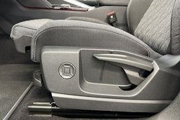 navarra sininen Audi Q5 2026 kuva 16.