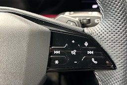 navarra sininen Audi Q5 2026 kuva 18.