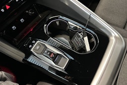 navarra sininen Audi Q5 2026 kuva 19.