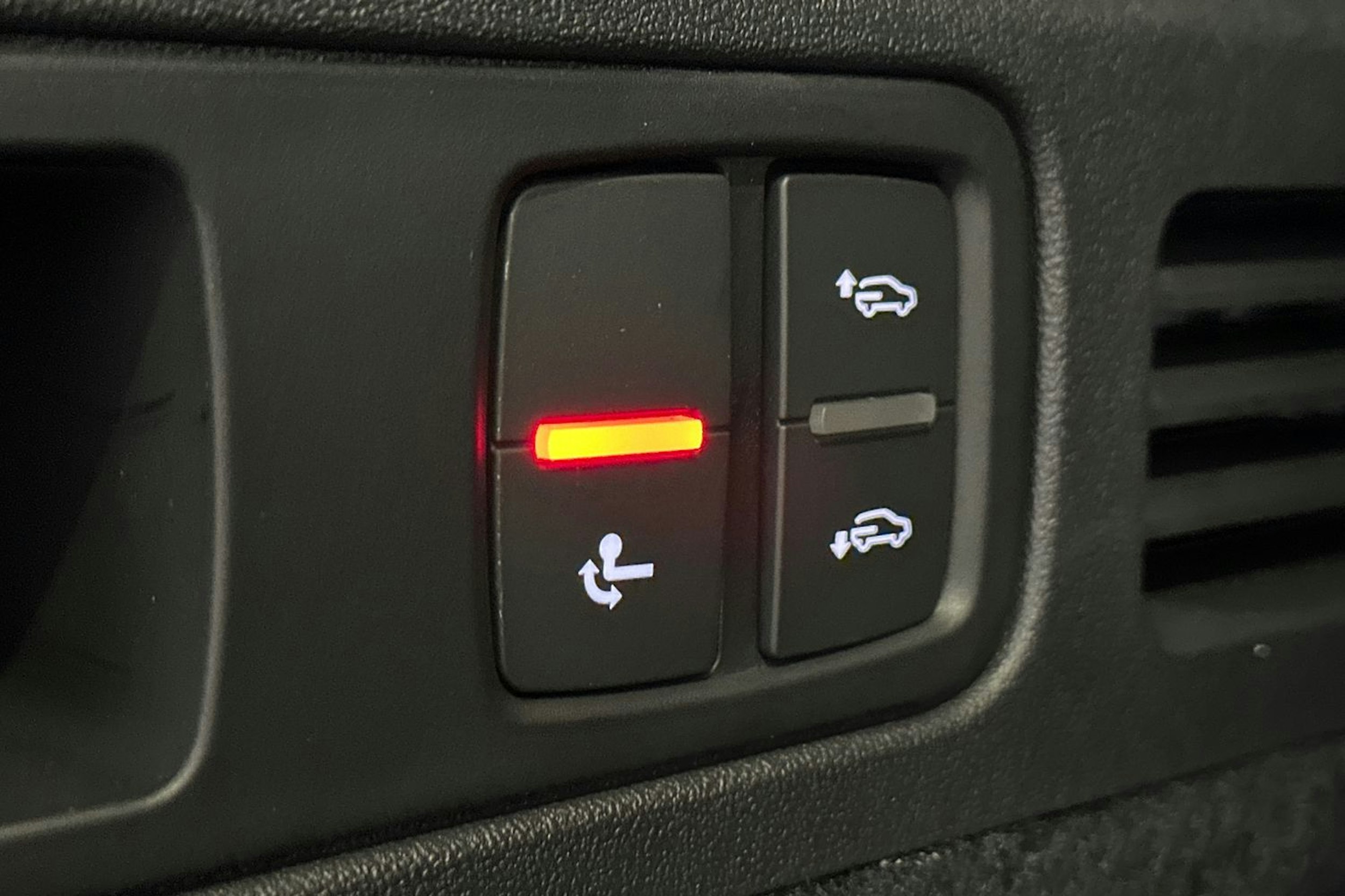 navarra sininen Audi Q5 2026 kuva 21.