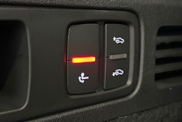 navarra sininen Audi Q5 2026 kuva 21.