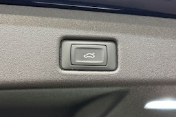 navarra sininen Audi Q5 2026 kuva 22.