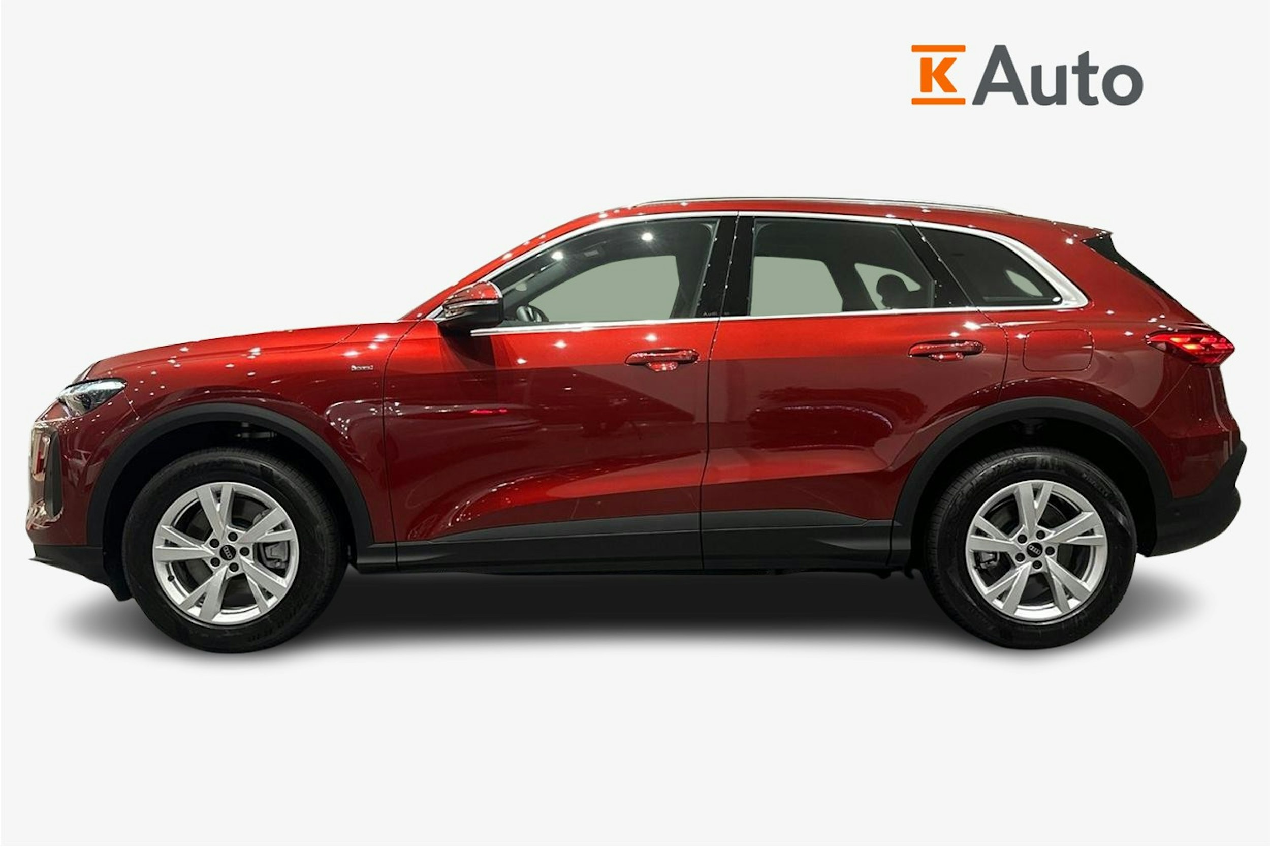 punainen Audi Q5 2026 kuva 5.