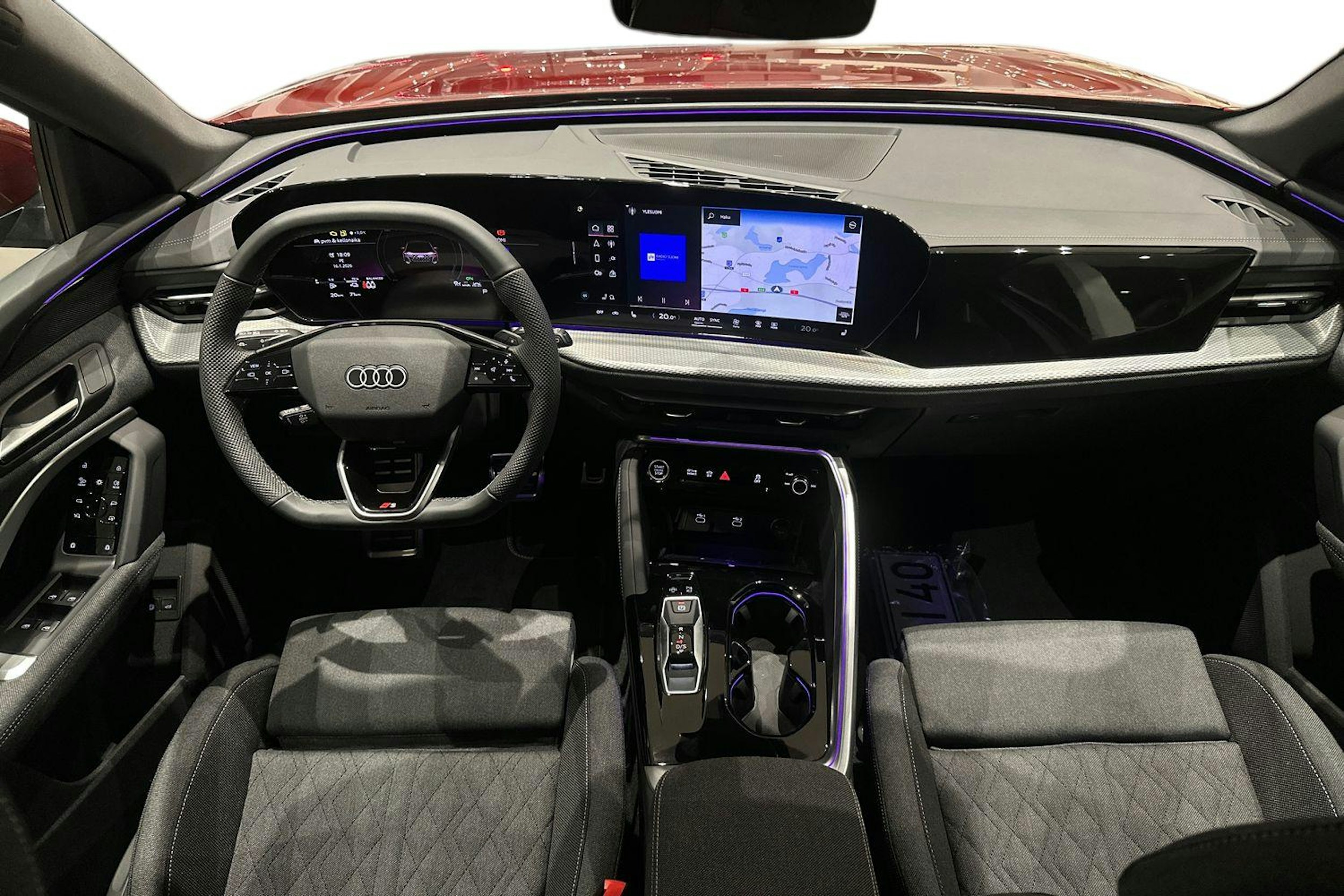 punainen Audi Q5 2026 kuva 7.