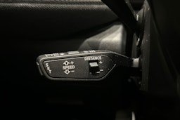 punainen Audi Q5 2026 kuva 16.