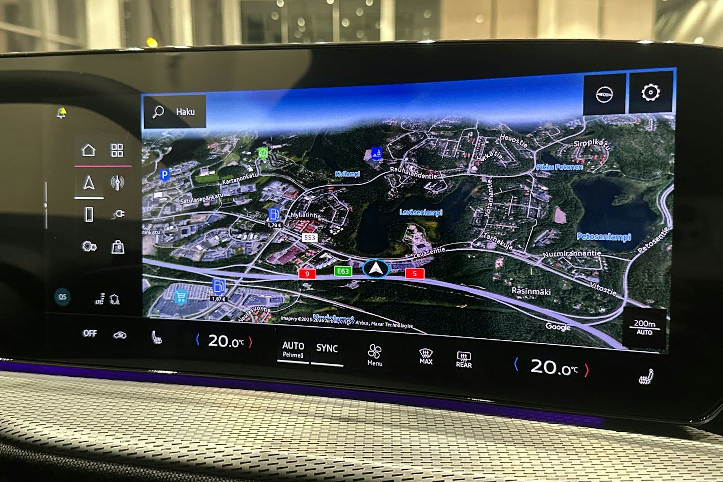 punainen Audi Q5 2026 kuva 17.