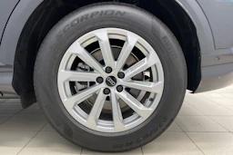 met. harmaa Audi Q5 2026 kuva 10.