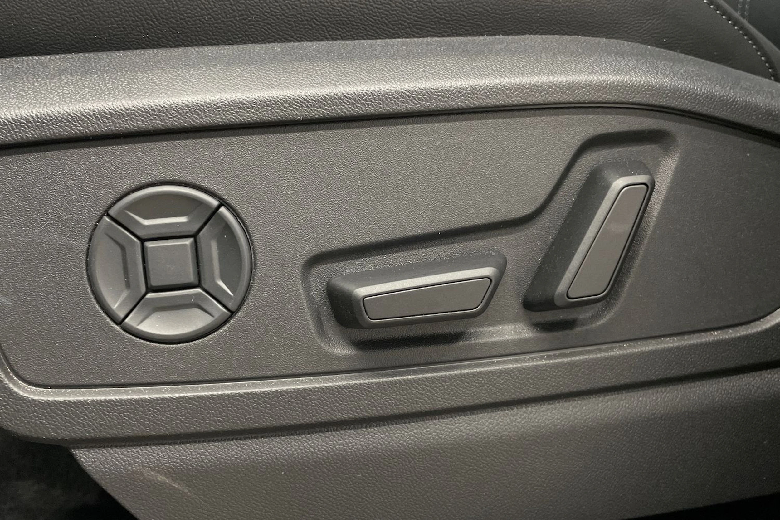 met. harmaa Audi Q5 2026 kuva 12.