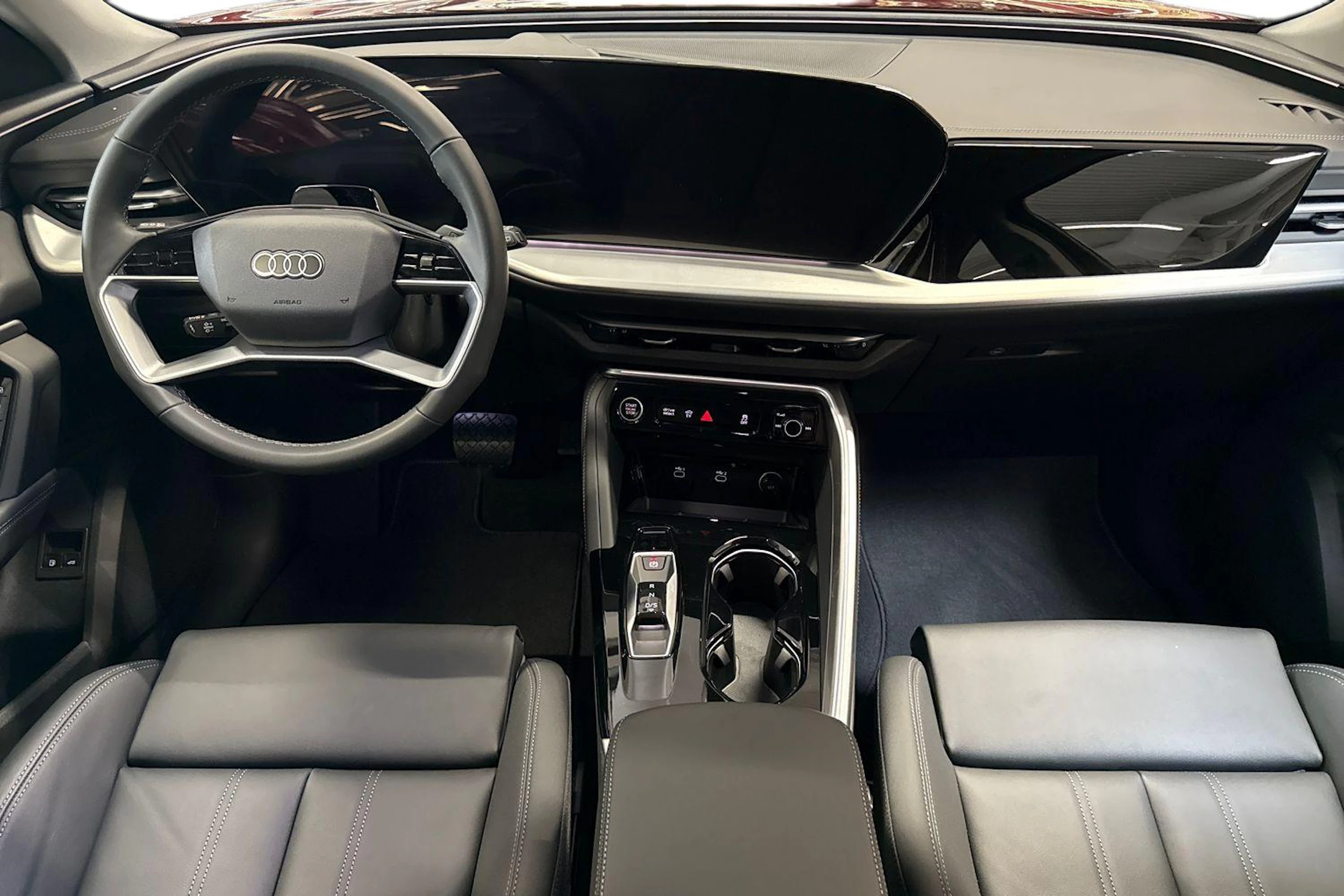 met. punainen Audi Q5 2026 kuva 7.