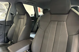 met. punainen Audi Q5 2026 kuva 13.