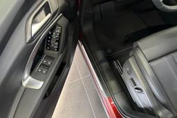 met. punainen Audi Q5 2026 kuva 14.