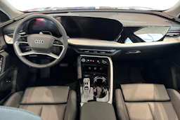 punainen Audi Q5 2026 kuva 7.
