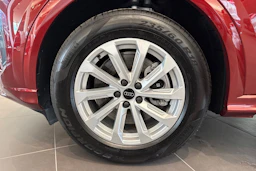 punainen Audi Q5 2026 kuva 10.