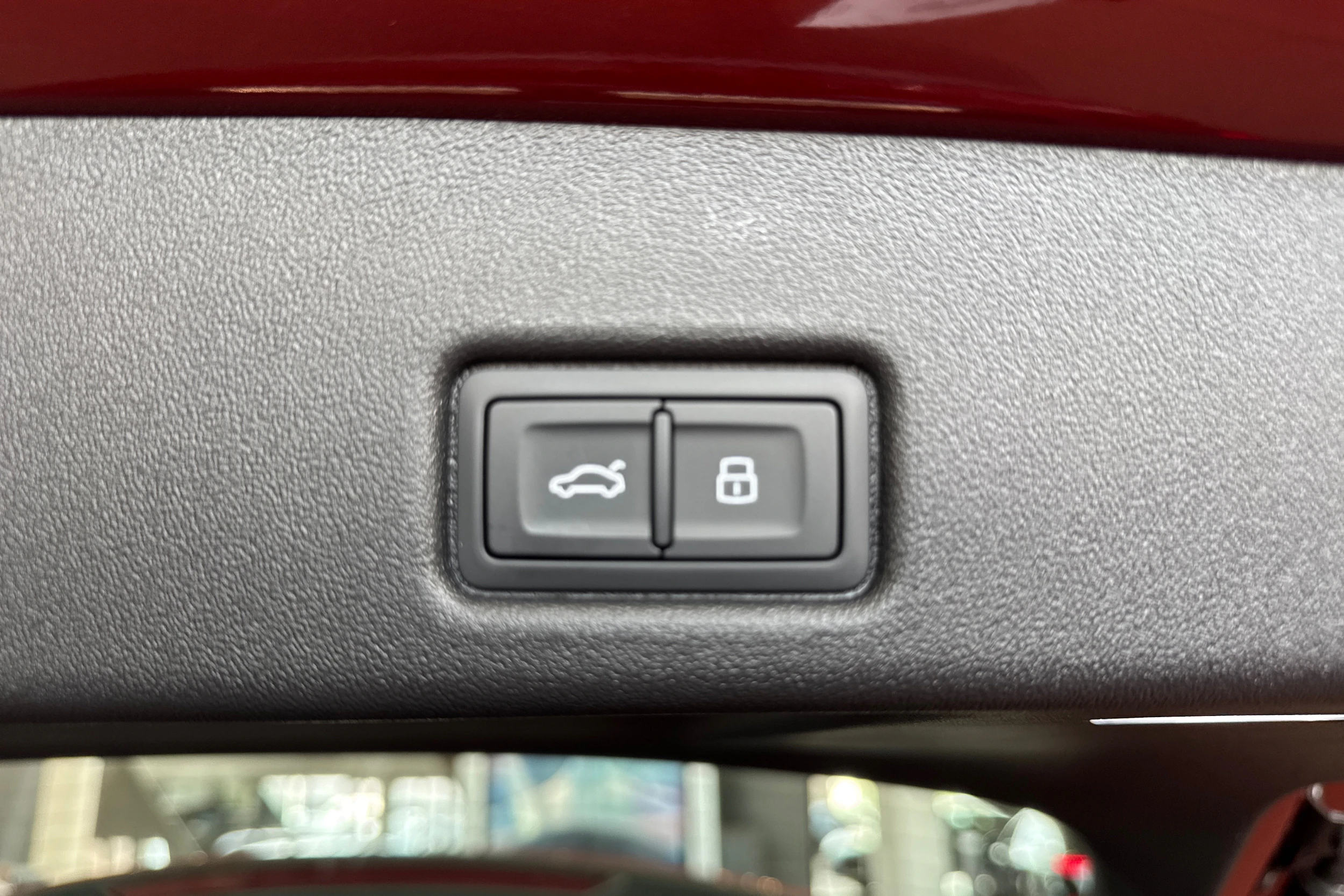 punainen Audi Q5 2026 kuva 12.