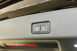 met. musta Audi Q5 2026 kuva 12.