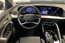 met. musta Audi Q5 2026 kuva 13.