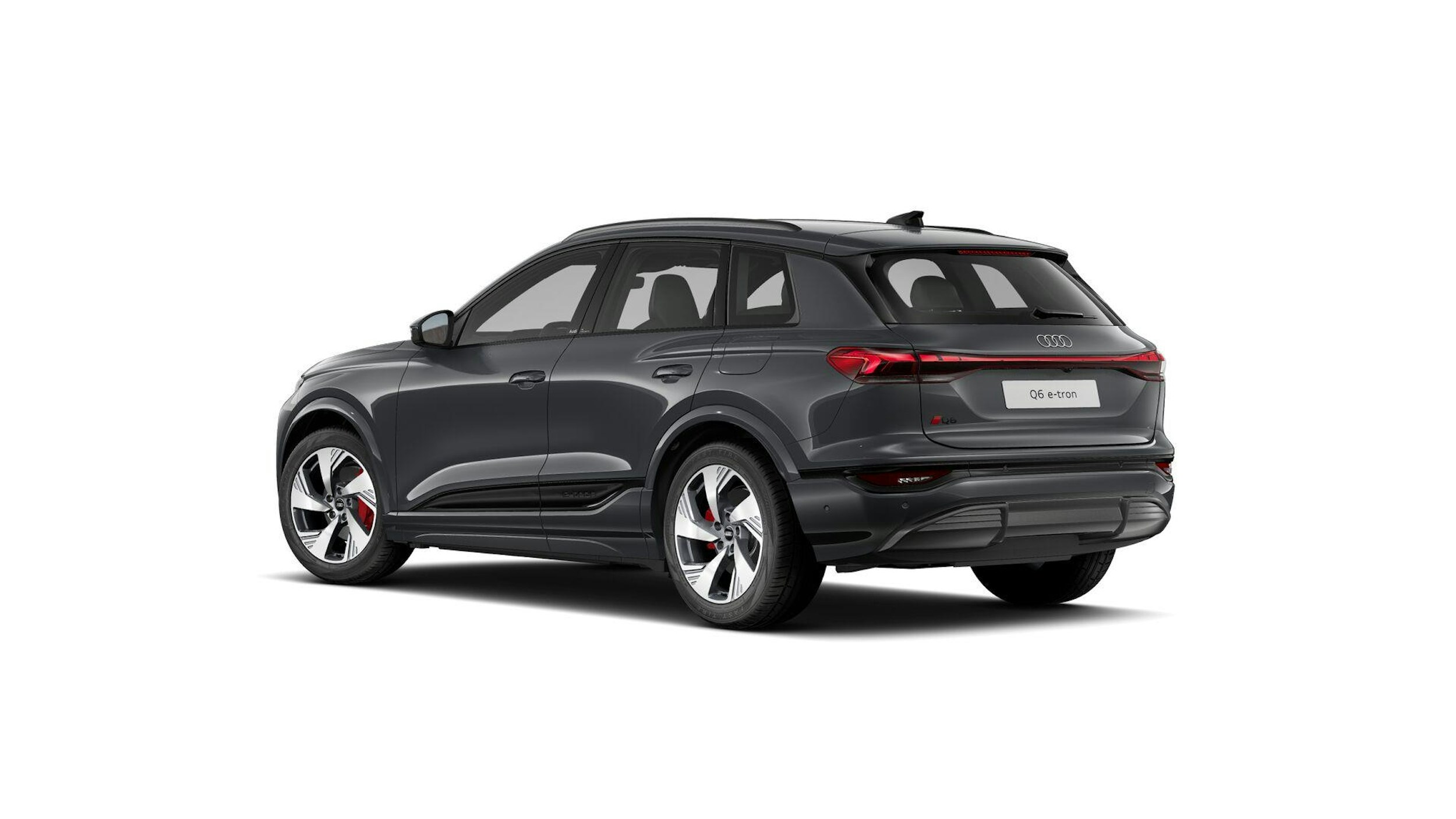 harmaa Audi Q6 e-tron 2024 kuva 3.