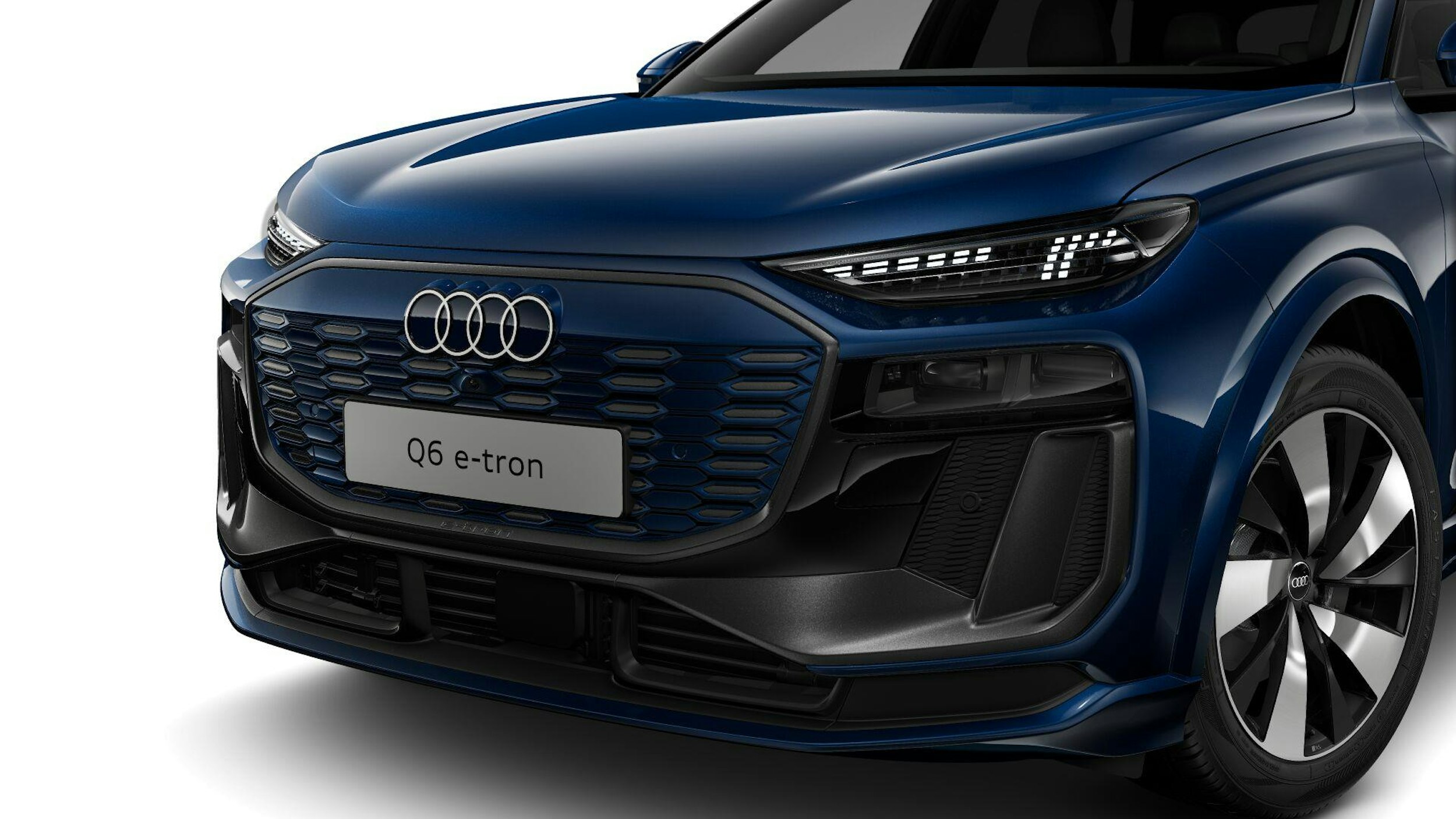sininen Audi Q6 e-tron 2024 kuva 2.