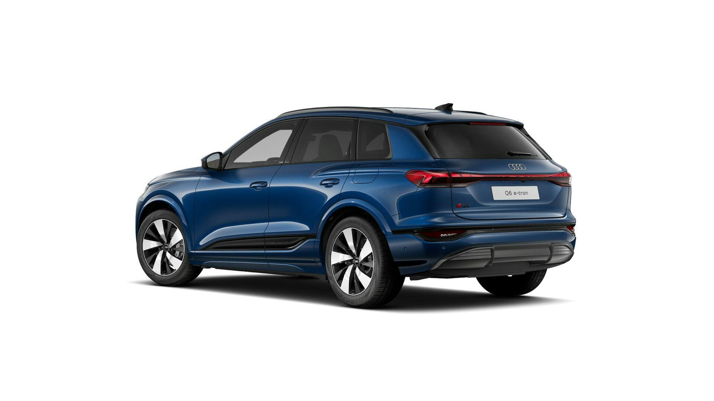 sininen Audi Q6 e-tron 2024 kuva 5.