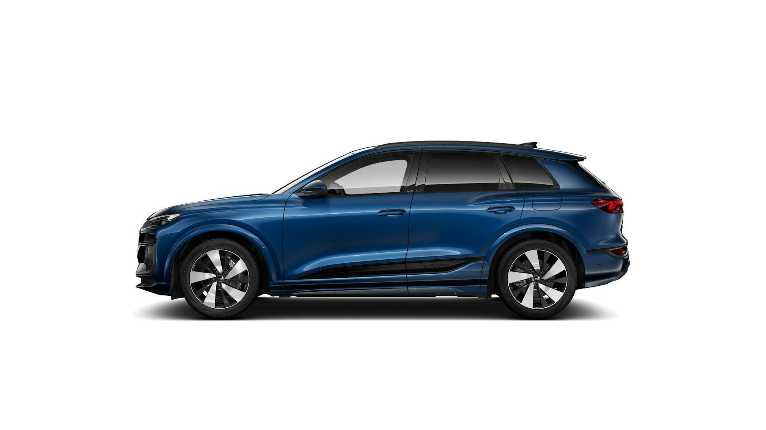 sininen Audi Q6 e-tron 2024 kuva 6.