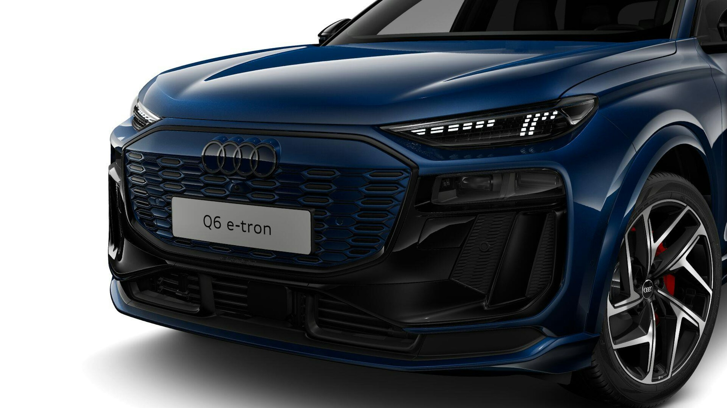 sininen Audi Q6 e-tron 2024 kuva 6.