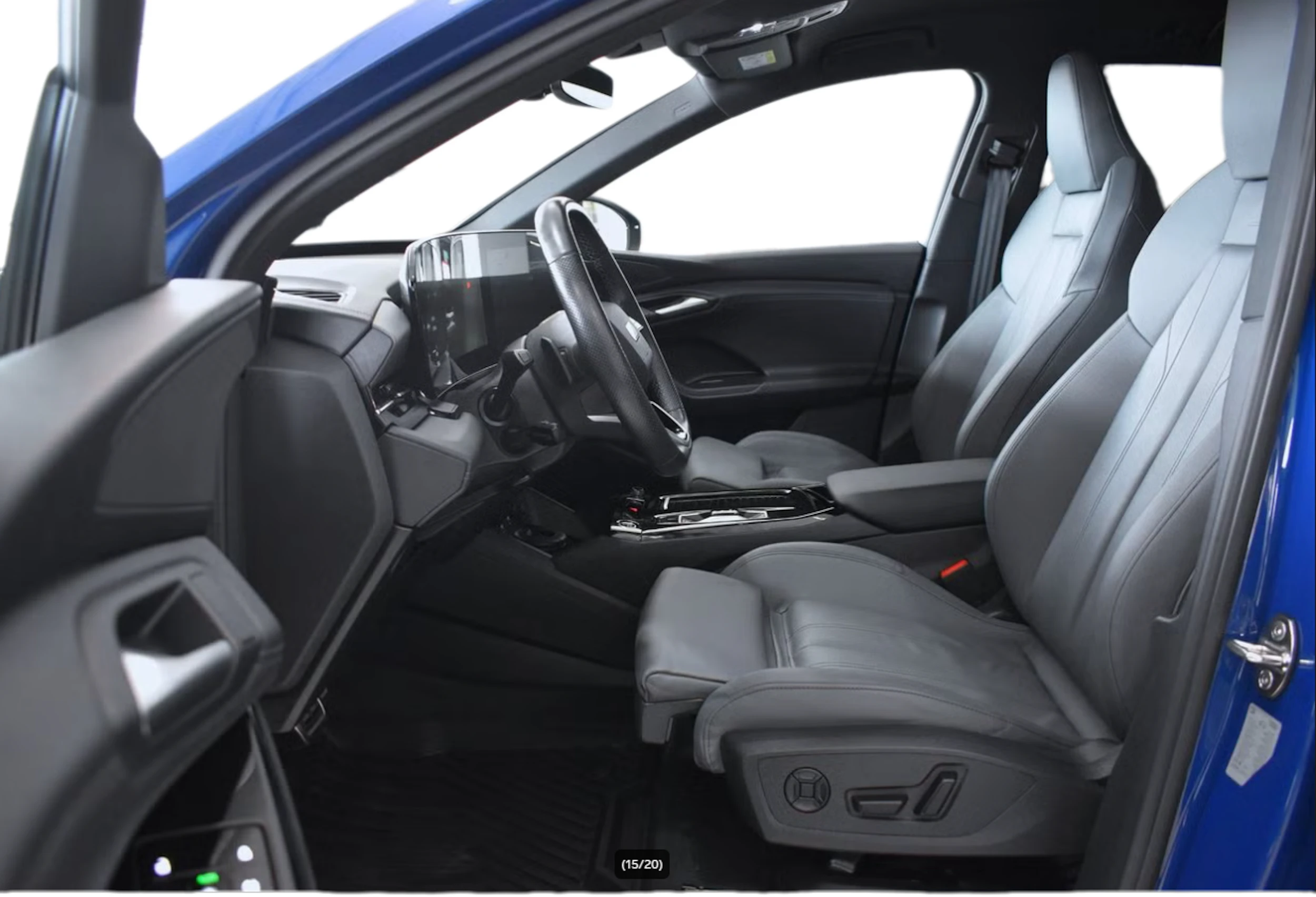 sininen Audi Q6 e-tron 2024 kuva 3.
