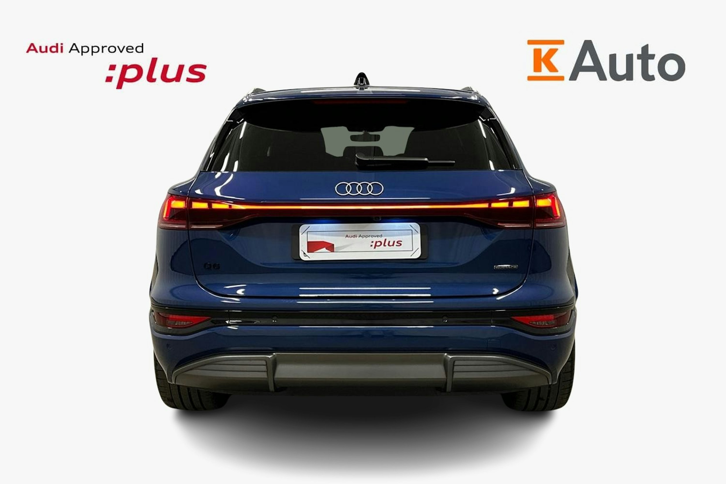 sininen Audi Q6 e-tron 2024 kuva 3.