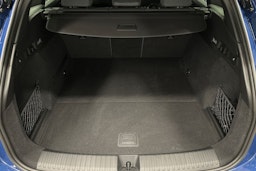 sininen Audi Q6 e-tron 2024 kuva 13.