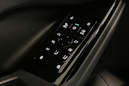 sininen Audi Q6 e-tron 2024 kuva 16.