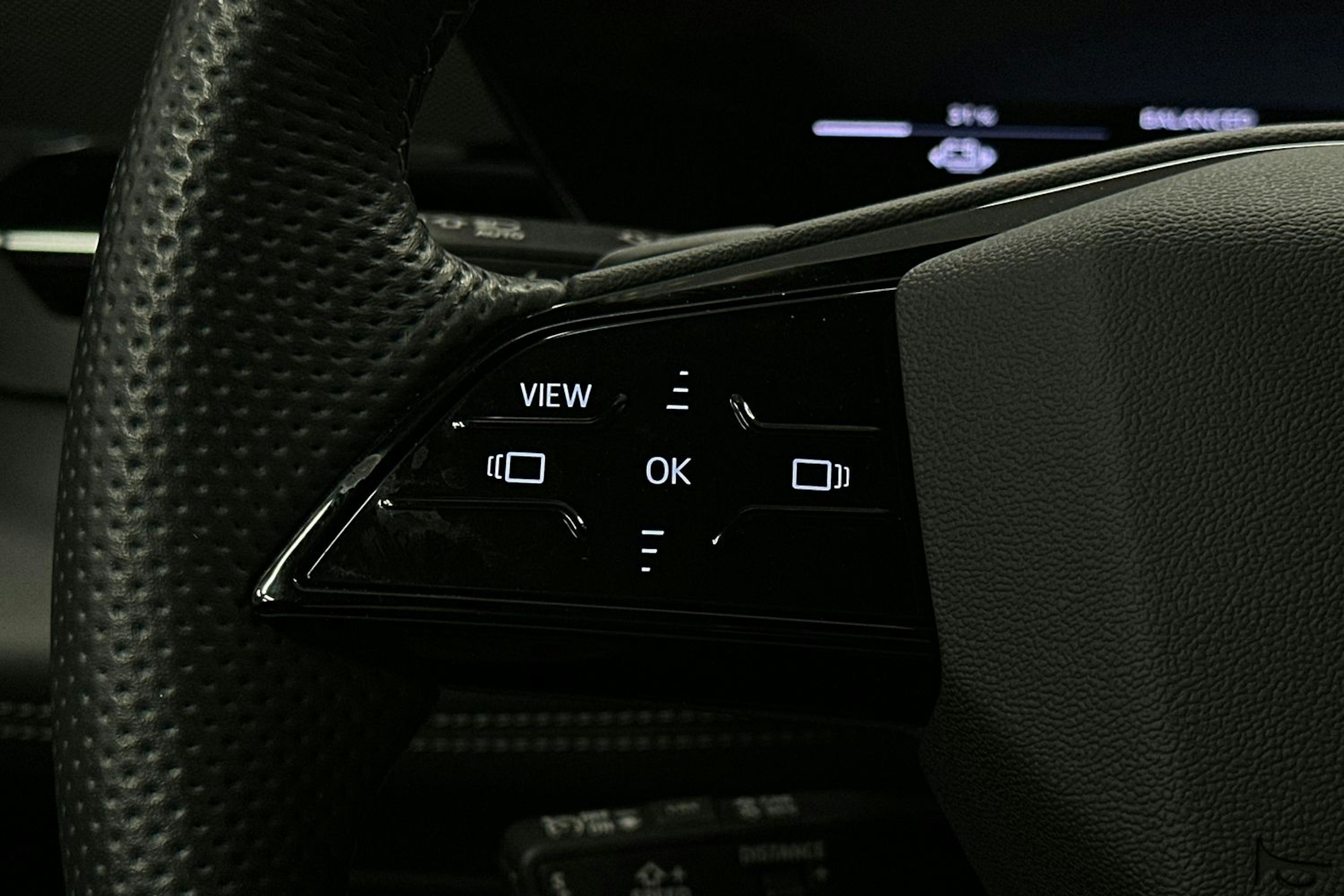 sininen Audi Q6 e-tron 2024 kuva 17.